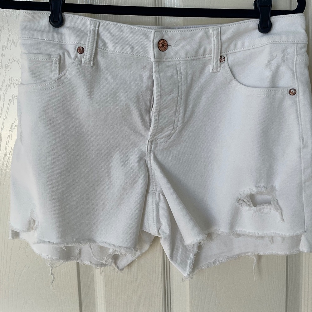 NWOT-Express Denim Distressed  Shorts